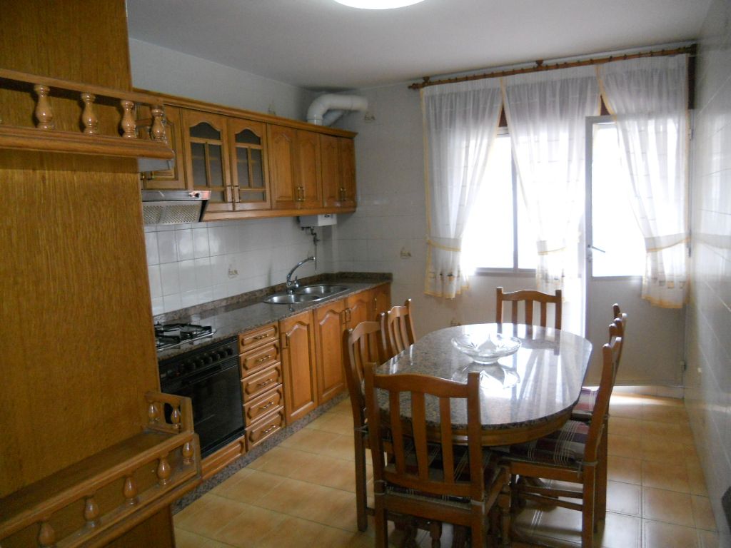 Kitchen of Flat to rent in Santiago de Compostela   with Heating, Terrace and Storage room