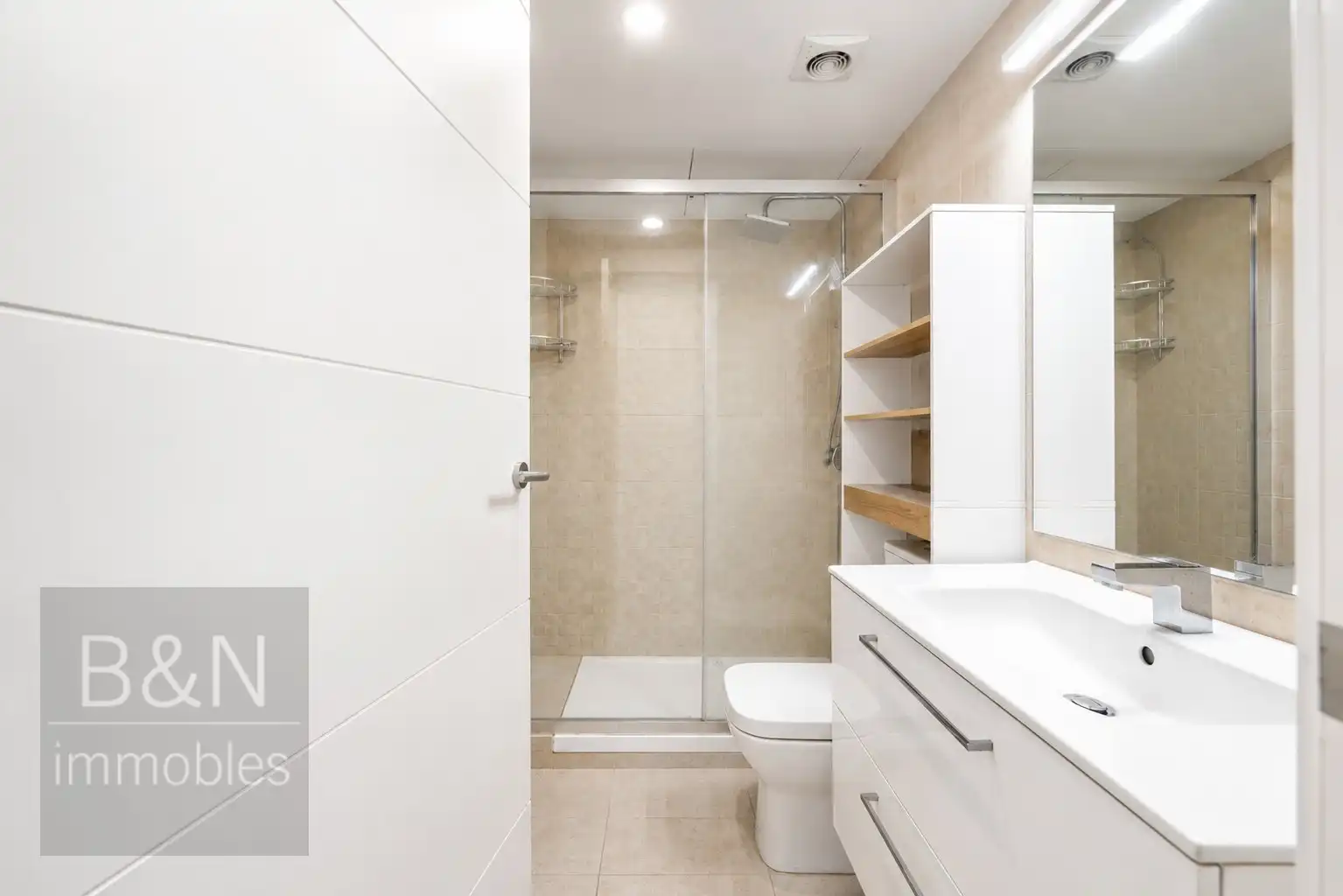 Baño de Dúplex en venta en Terrassa con Aire acondicionado, Calefacción y Terraza