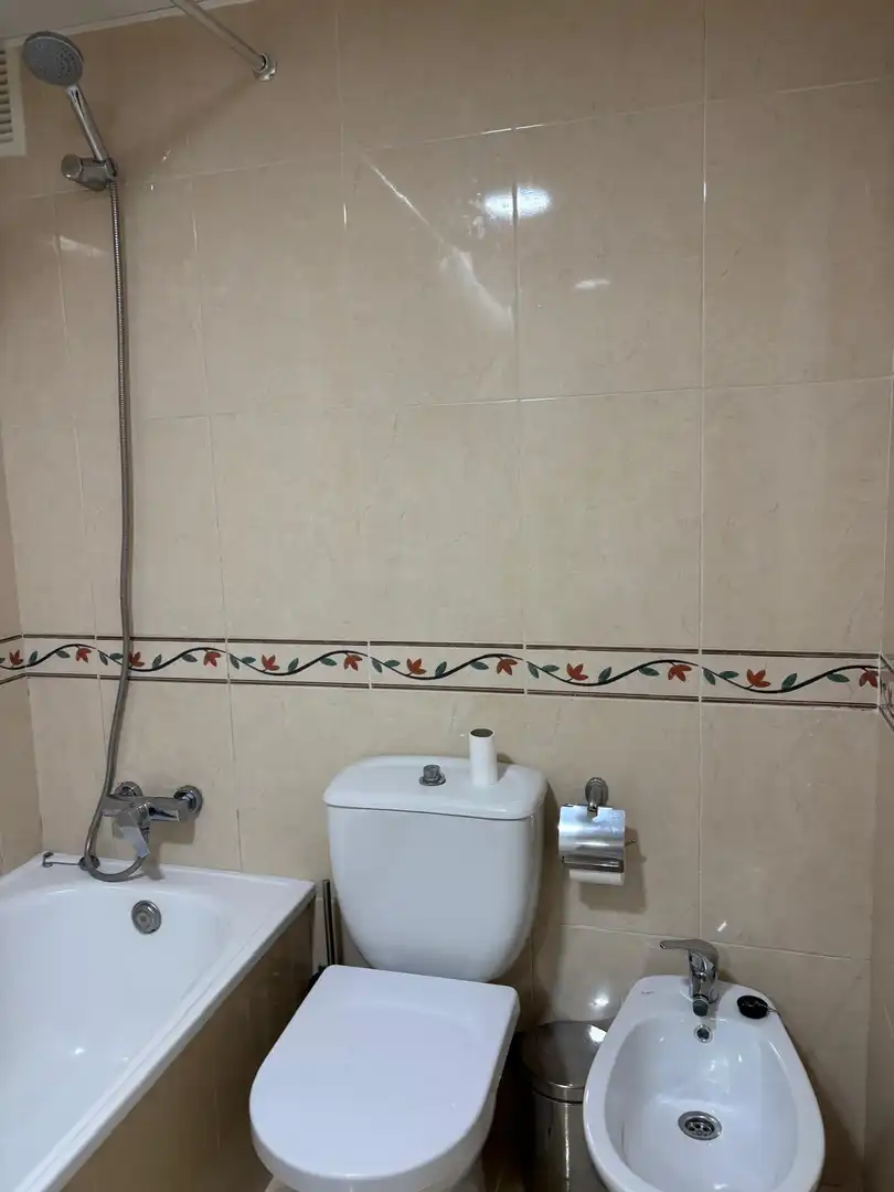 Bany de Apartament de lloguer en Estepona amb Aire condicionat, Calefacció i Terrassa