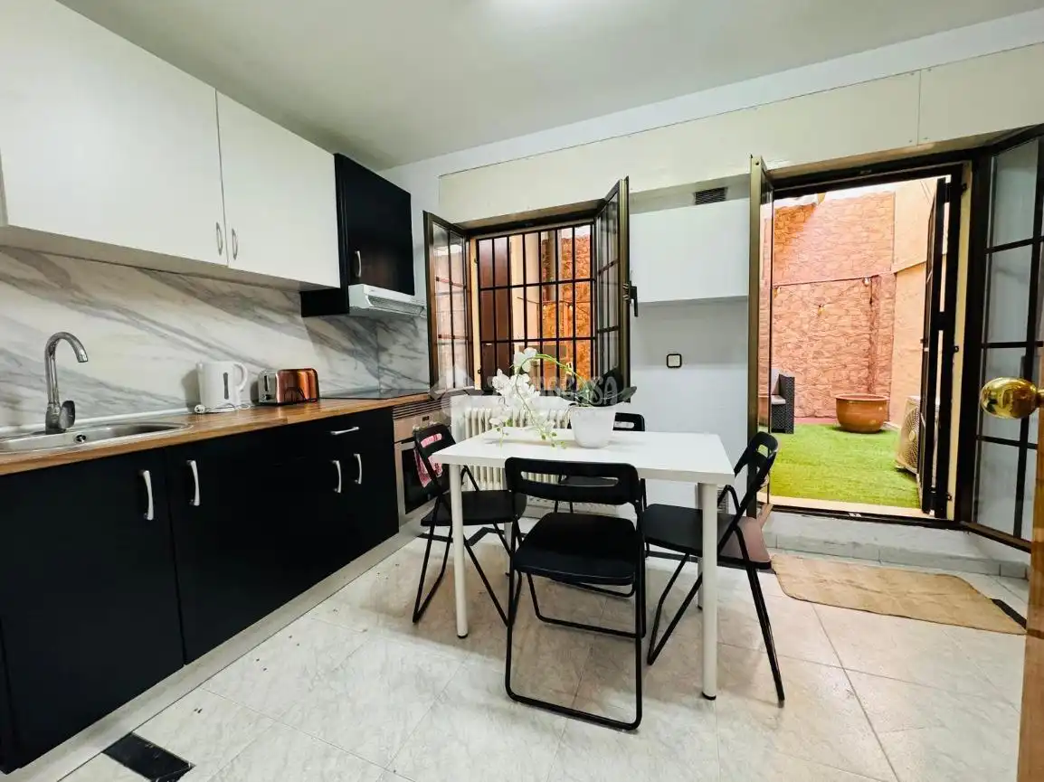 Kitchen of Buildings for sale in Madrid