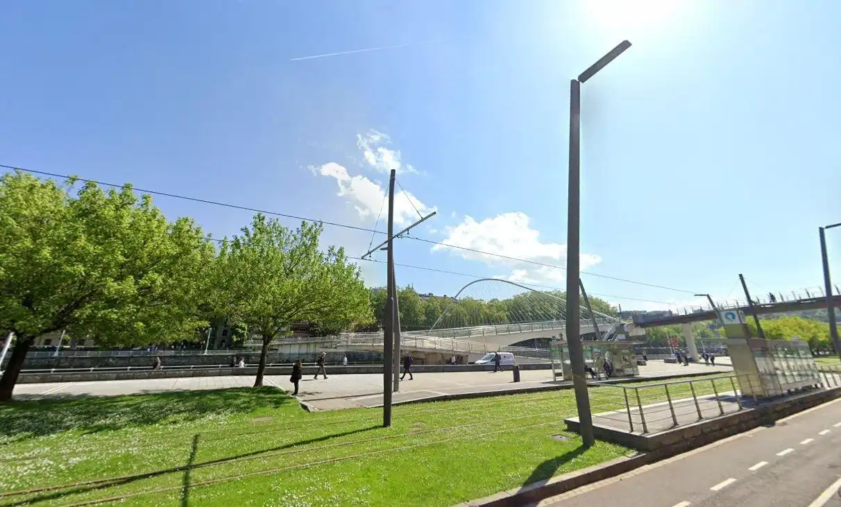Exterior view of Commercial properties for rent in Bilbao 