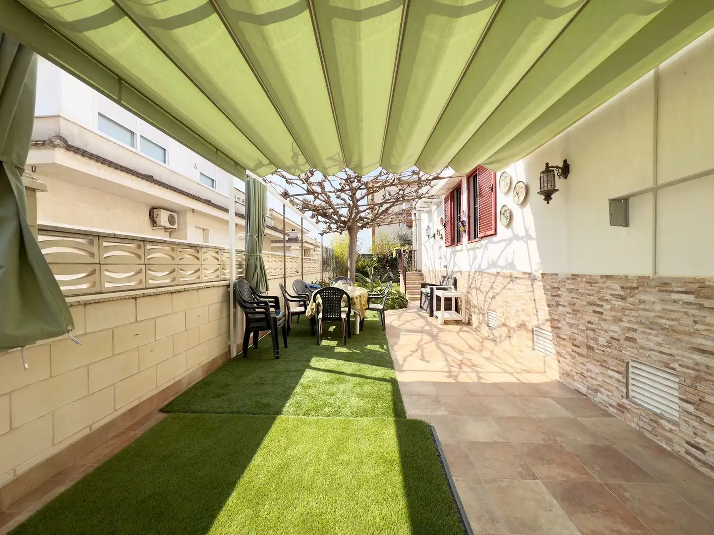 Casa a schiera con giardino in vendita a Joan Maragall