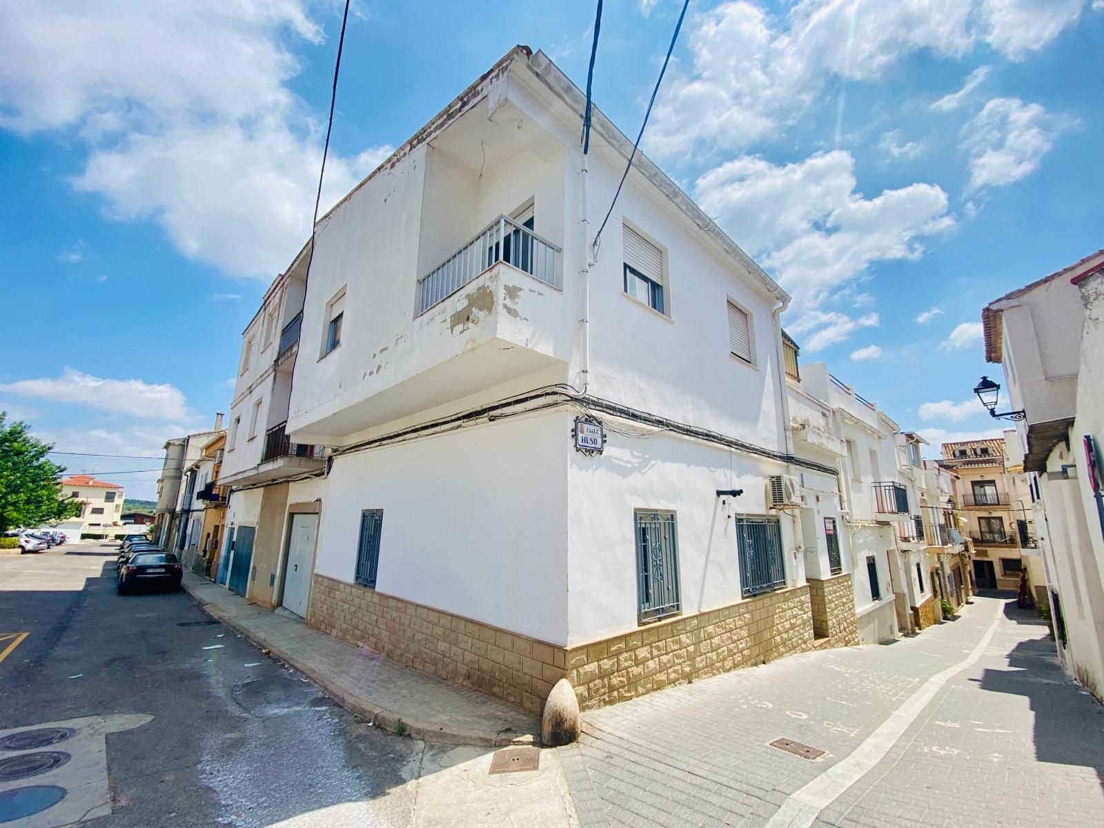 Vista exterior de Casa o xalet en venda en Yátova amb Aire condicionat, Terrassa i Balcó