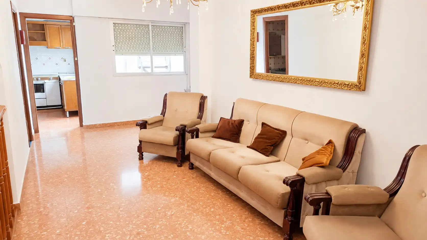 Sala d'estar de Casa adosada en venda en Motril amb Terrassa, Traster i Moblat