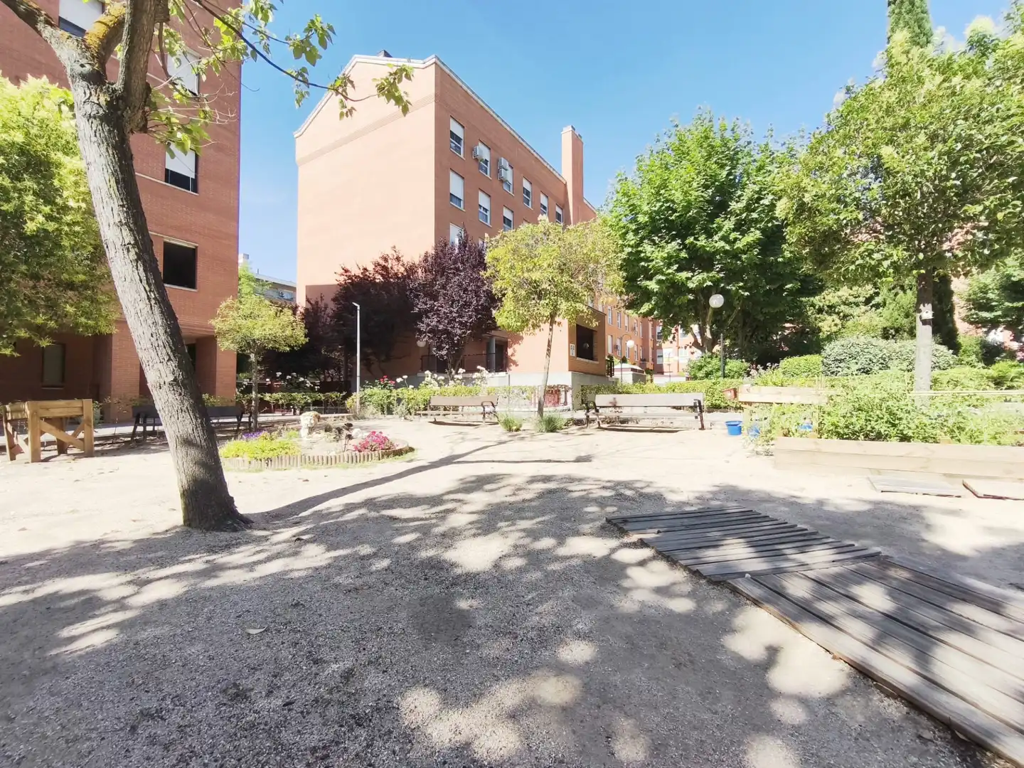Vista exterior de Pis en venda en Leganés amb Aire condicionat, Calefacció i Jardí privat
