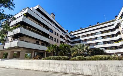 Außenansicht von Wohnung zum verkauf in Durango mit Terrasse