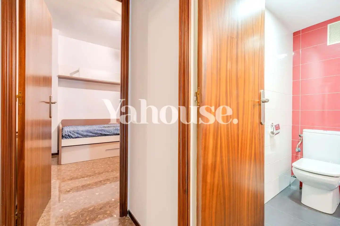 Wohnung zum Verkauf in Barcelona mit Klimaanlage, Heizung und Terrasse