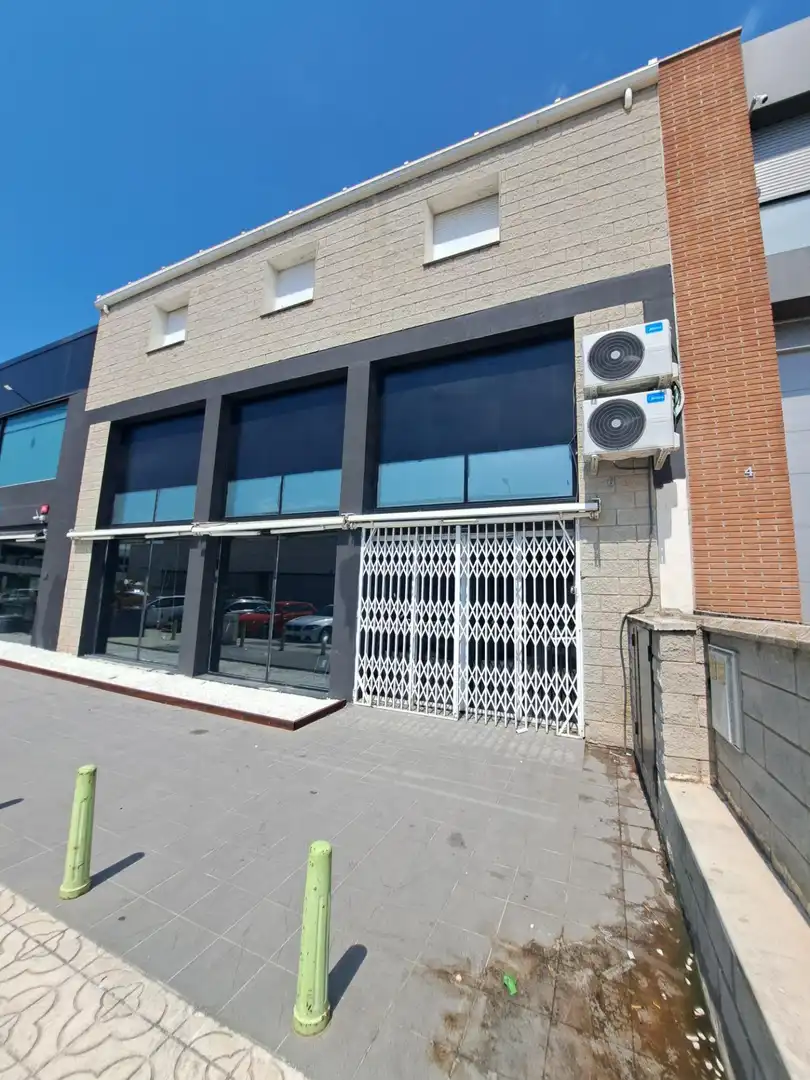 Vista exterior de Casa o xalet en venda en Golmés amb Terrassa i Moblat