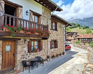 Vista exterior de Finca rústica de lloguer en Camaleño amb Balcó