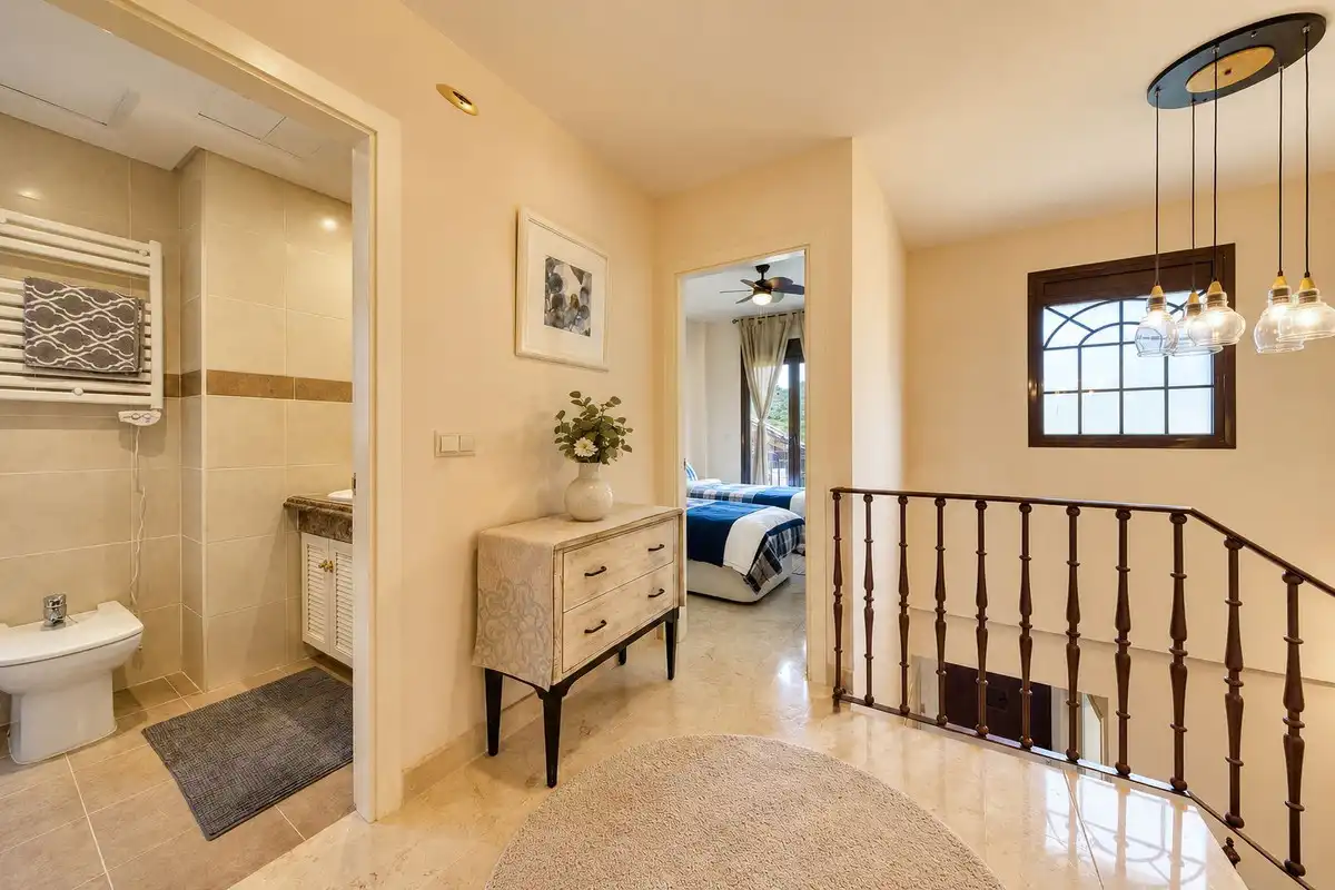 Casa adosada en venta en Estepona con Aire acondicionado, Terraza y Alarma