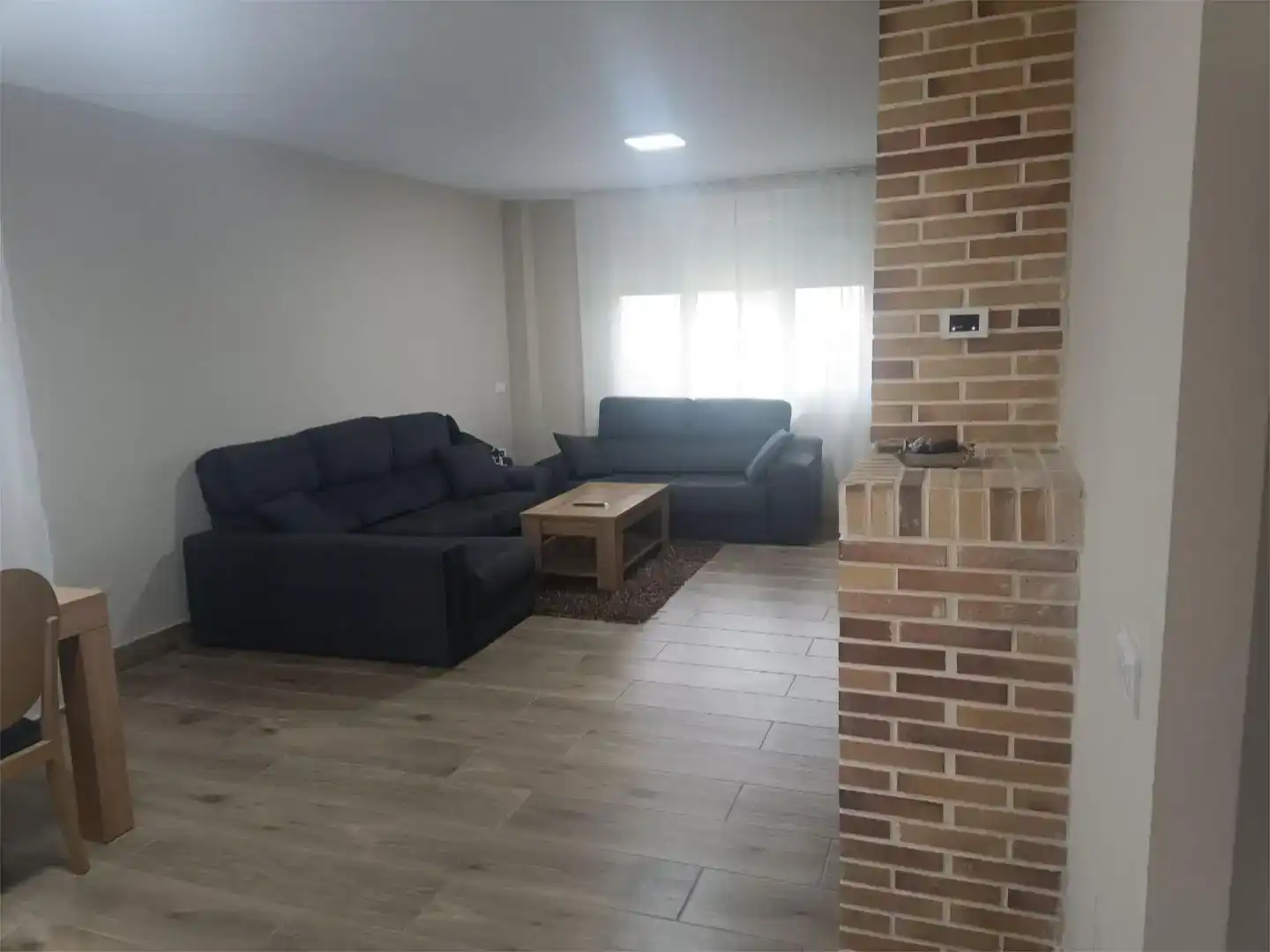 Sala d'estar de Pis en venda en Guadalix de la Sierra amb Jardí privat, Moblat i Balcó