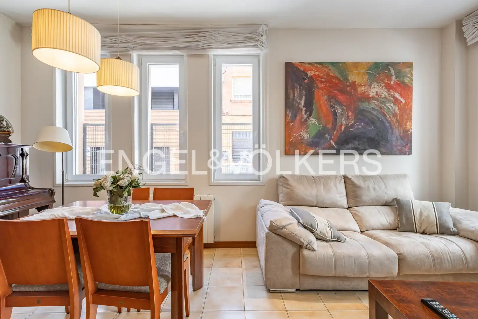 Sala de estar de Casa adosada en venta en Sabadell con Aire acondicionado, Calefacción y Parquet