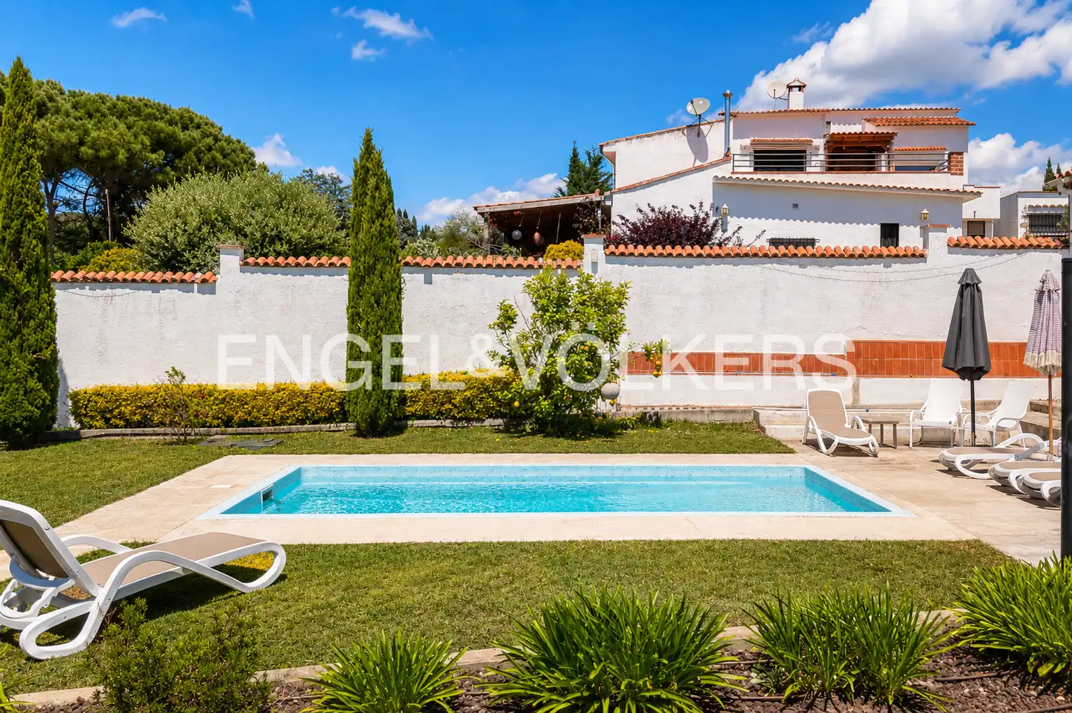 Vista exterior de Casa o xalet en venda en Tordera amb Aire condicionat, Calefacció i Jardí privat