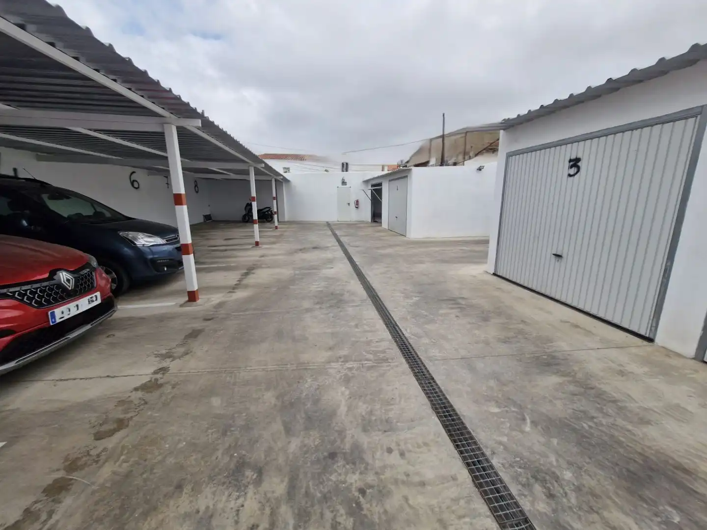 Aparcament de Casa o xalet en venda en La Línea de la Concepción