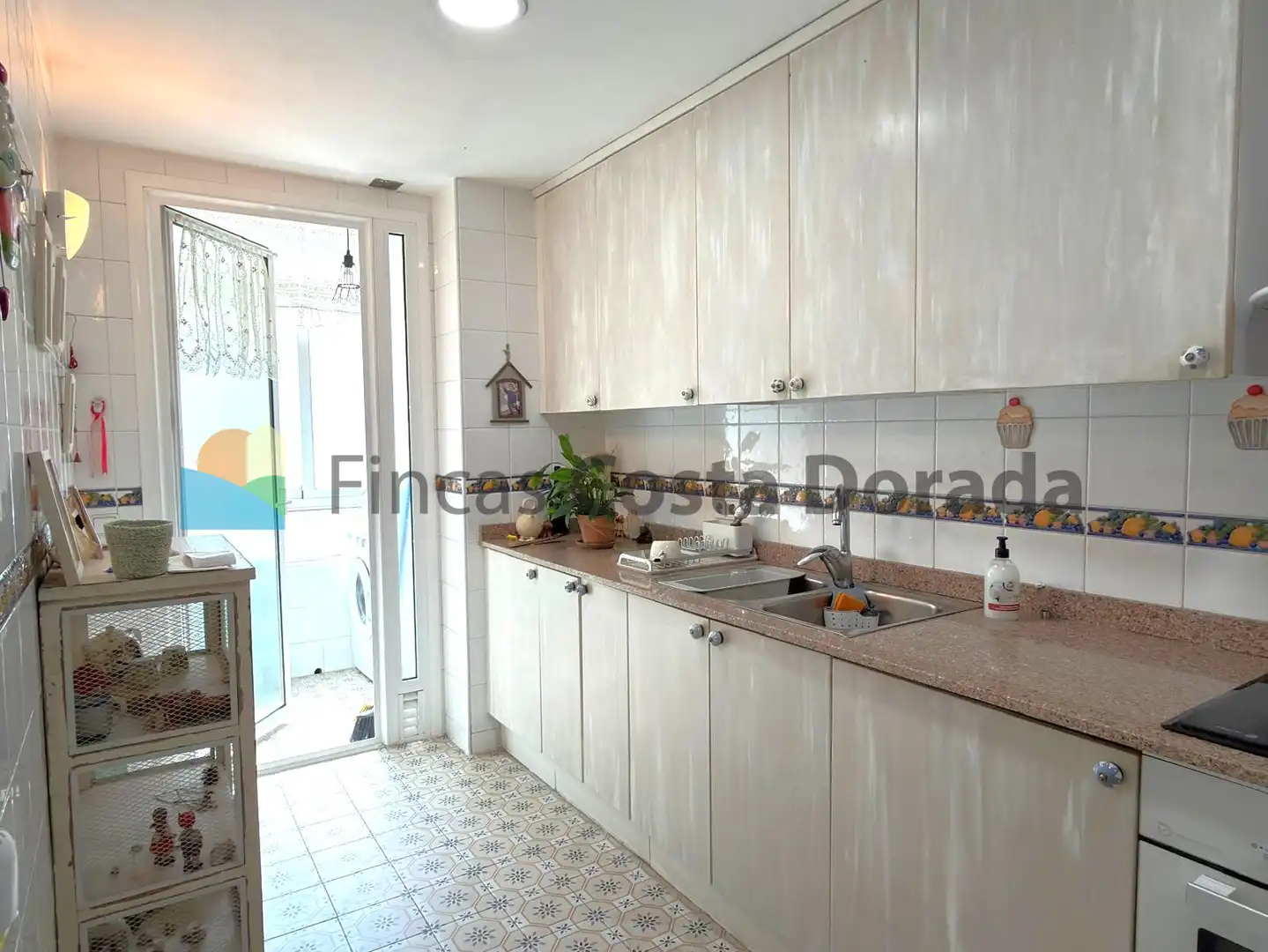 Küche von Wohnung zum Verkauf in Cubelles mit Klimaanlage, Heizung und Terrasse