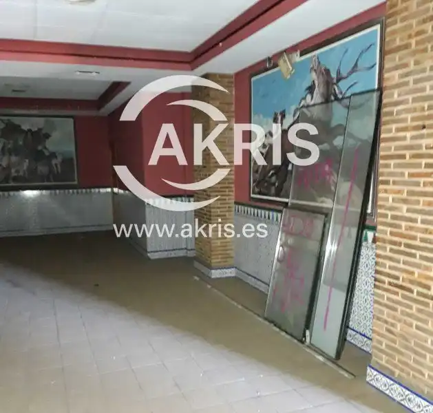 Local comercial en venta en Calle San Vicente, imagen 7