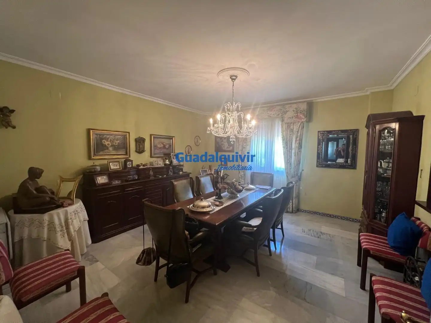 Menjador de Casa o xalet en venda en Dos Hermanas amb Aire condicionat, Jardí privat i Terrassa