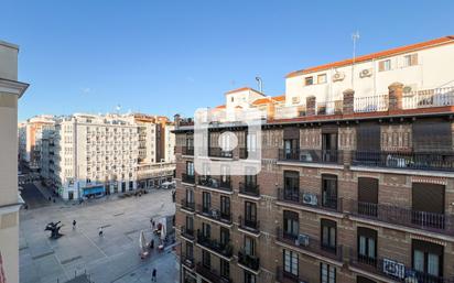 Vista exterior de Ático en venta en  Madrid Capital con Terraza