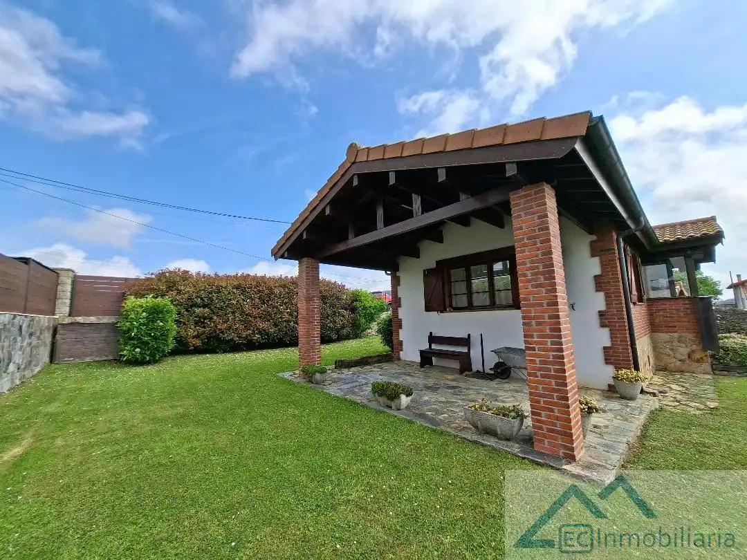 Garden of Houses for sale in Bareyo  with Heating, Storage room and Furnished