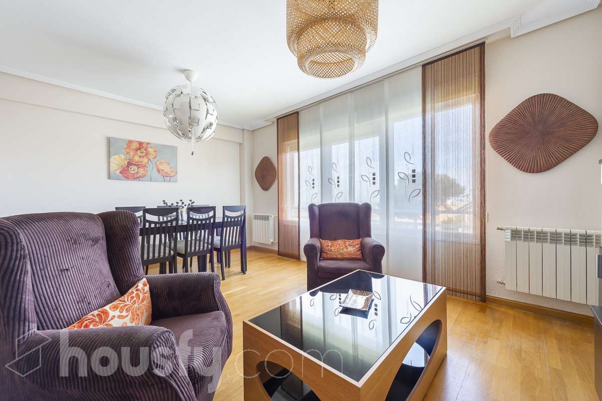 Sala d'estar de Pis de lloguer en Torrelodones amb Aire condicionat, Calefacció i Parquet
