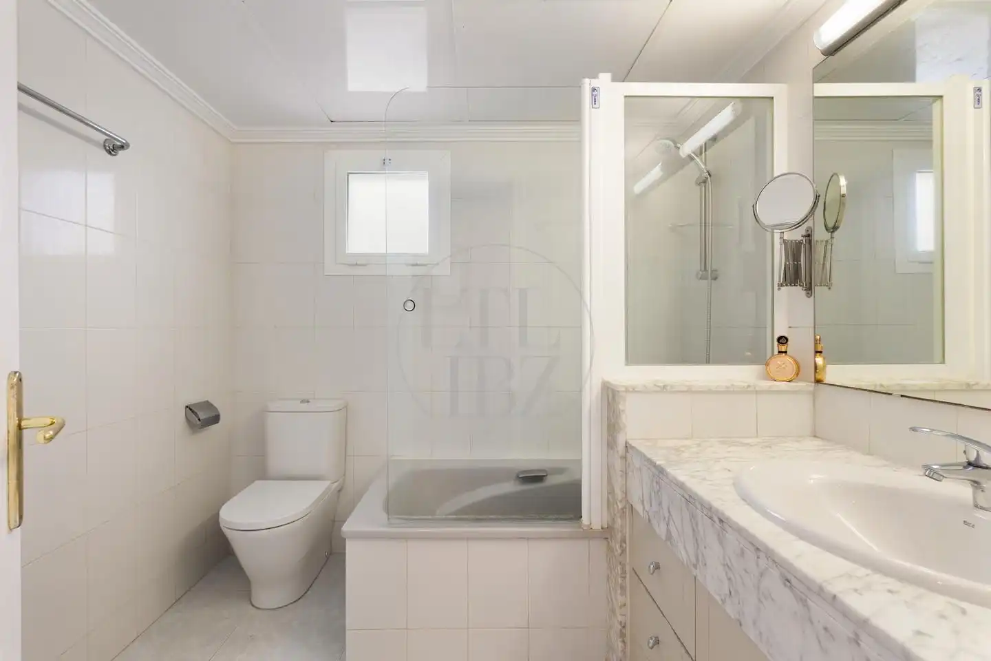 Badezimmer von Dachboden zum Verkauf in Eivissa mit Klimaanlage, Heizung und Terrasse