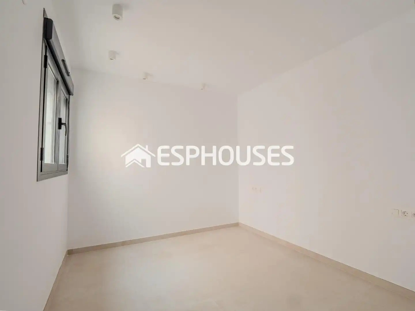 Habitación de Piso en venta en Alicante / Alacant con Trastero, Balcón y Piscina comunitaria