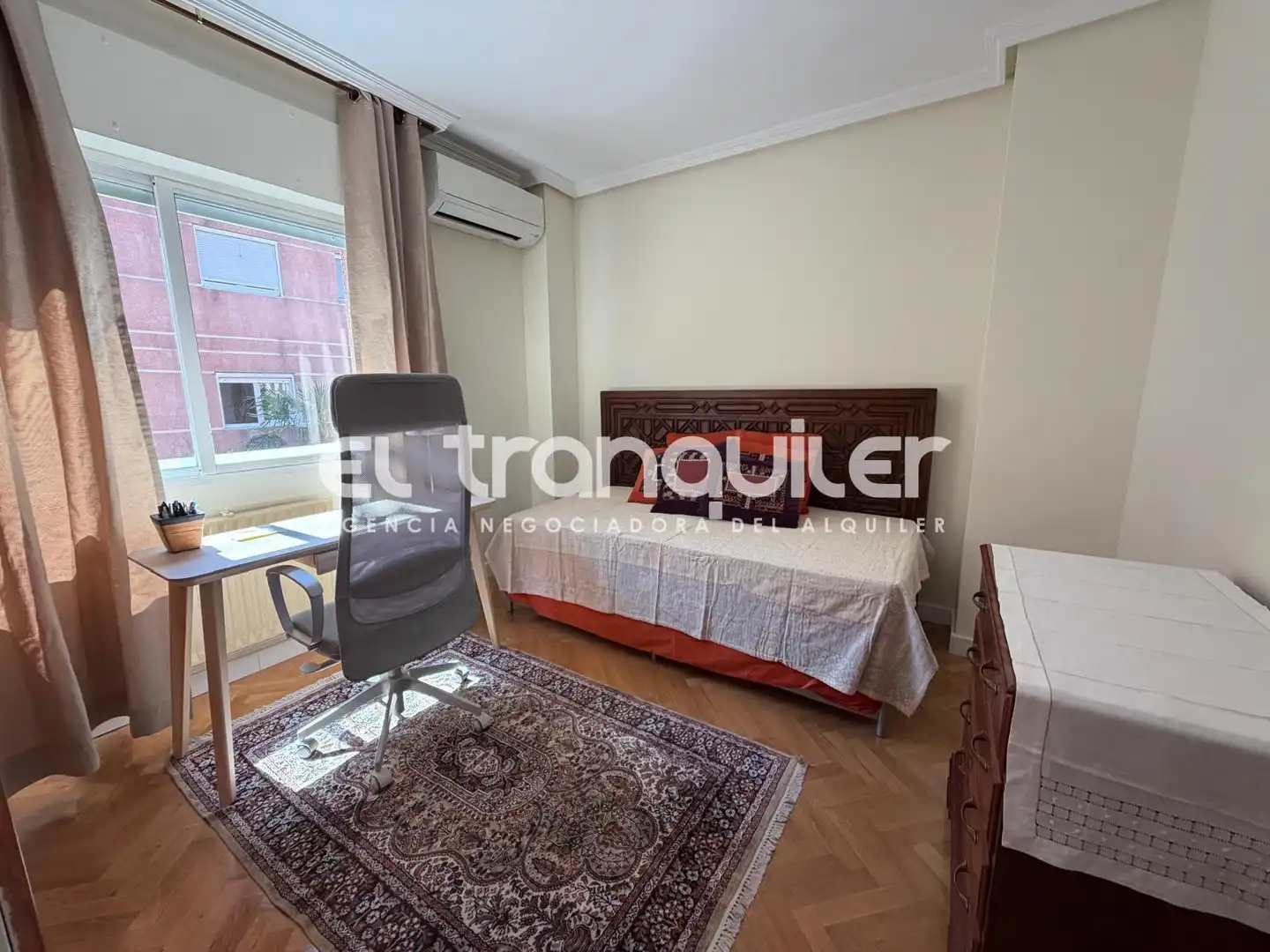 Bedroom of Flat for rent in San Sebastián de los Reyes  with Air Conditioner, Parquet flooring and Furnished