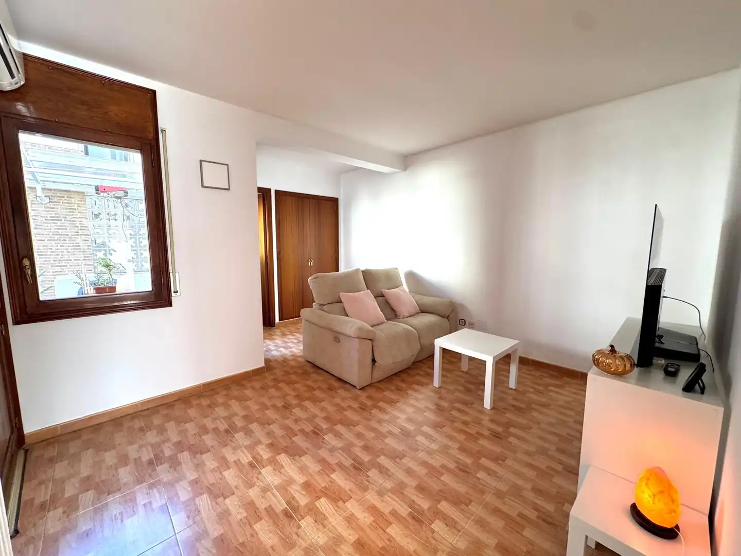 Reihenhaus mit Balkon zum Verkauf in Carrer de Santa Magdalena, imagen 2