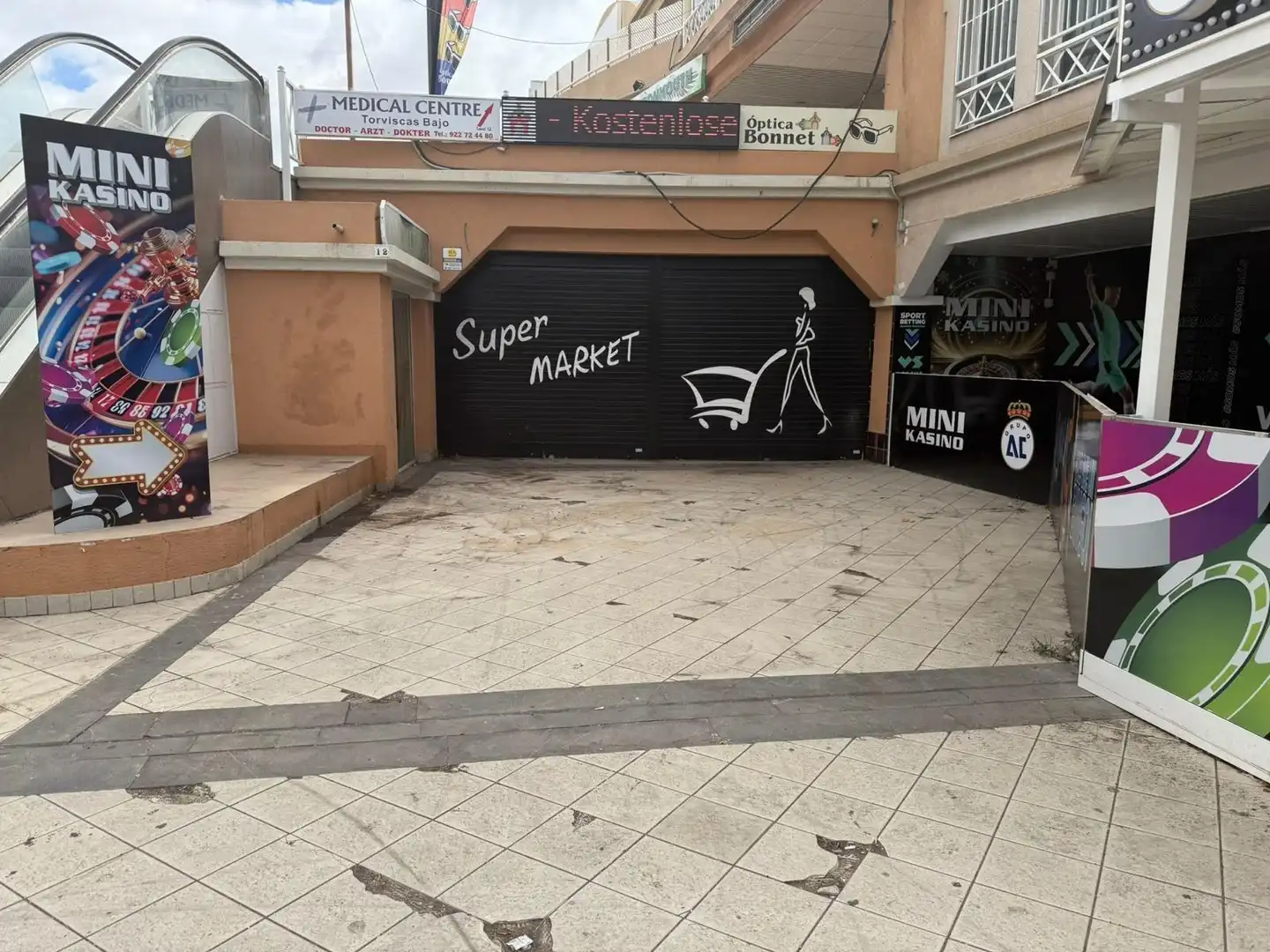 Local comercial en venta en Avenida Ernesto Sarti 12, imagen 2