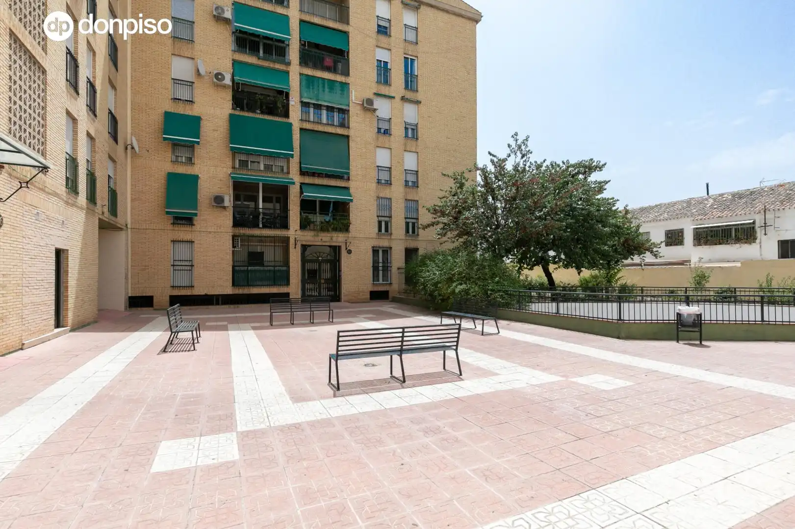 Außenansicht von Wohnung zum Verkauf in Granada mit Heizung