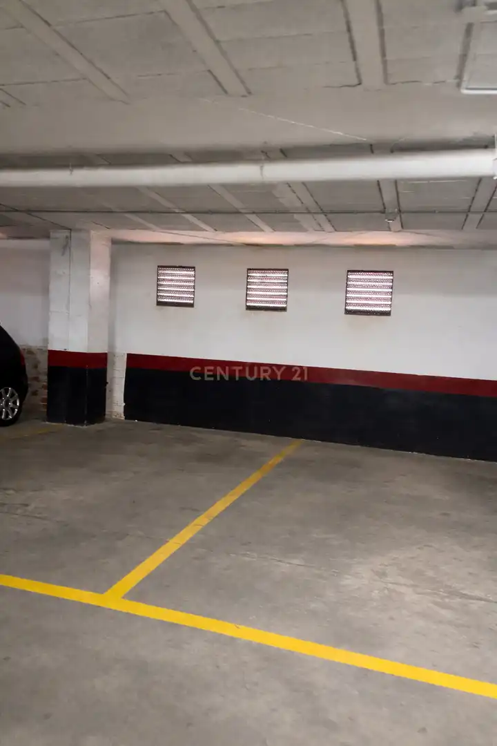 Parking de Apartamento en venta en Fuengirola con Jardín privado, Trastero y Piscina