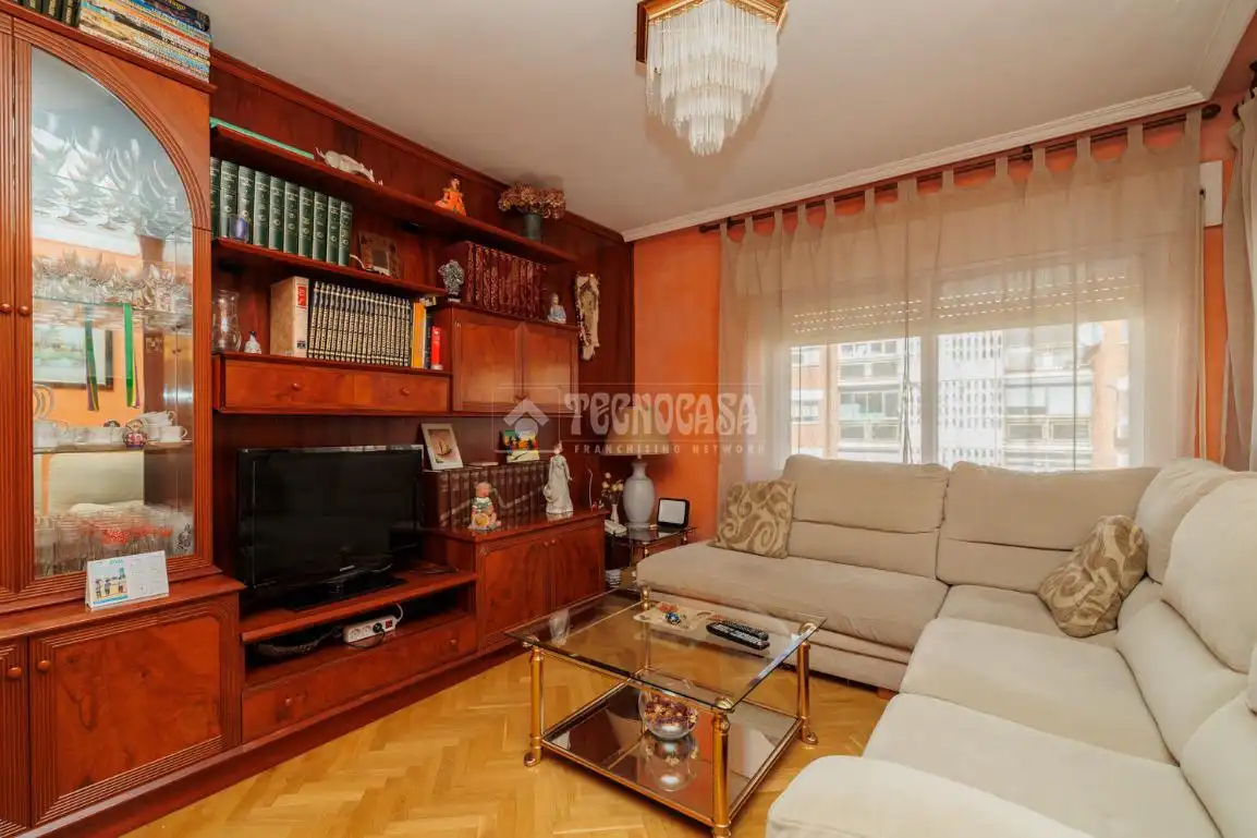 Living room of Flat for sale in Madrid  with Air Conditioner and Heating