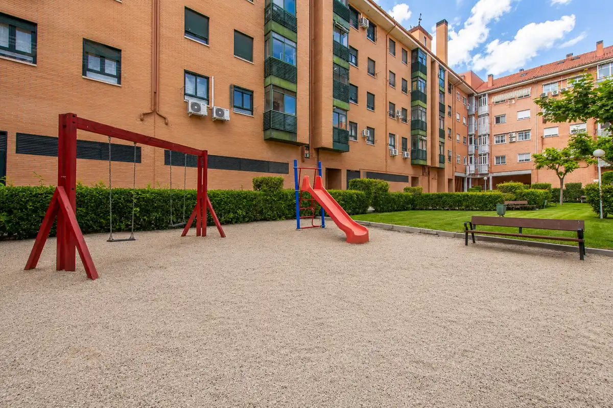 Aparcament de Pis en venda en Fuenlabrada amb Aire condicionat, Calefacció i Parquet