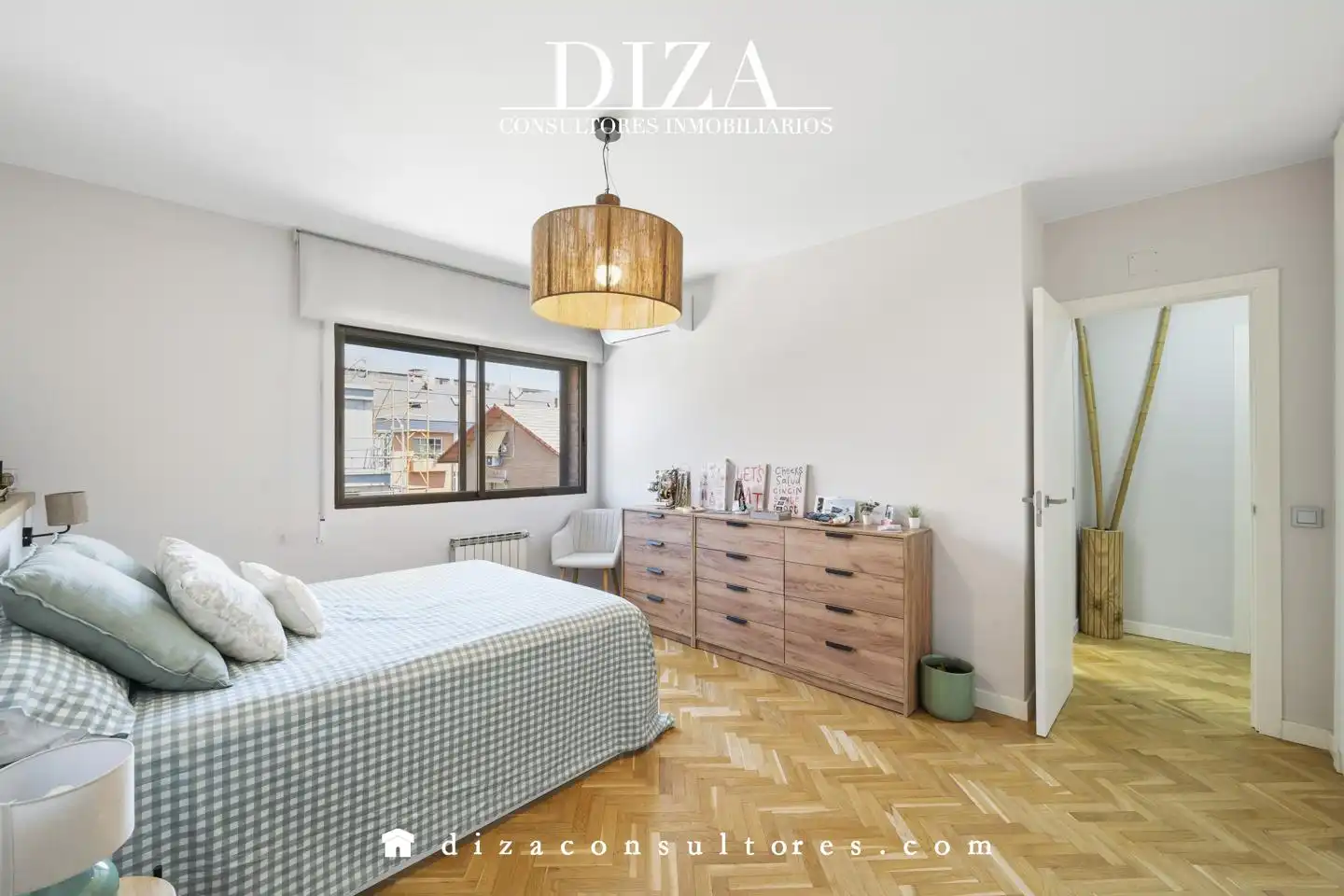 Bedroom of Houses for sale in Madrid  with Air Conditioner, Heating and Terrace