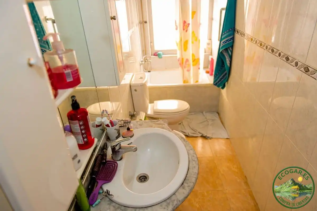 Bany de Casa o xalet en venda en Congosto amb Moblat