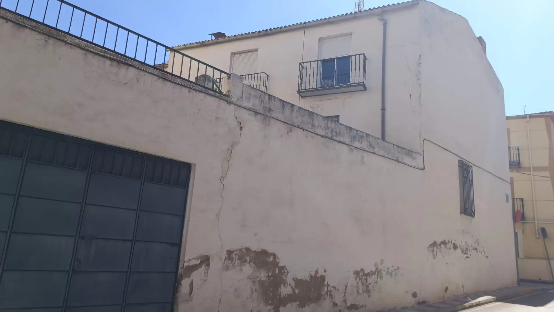 Vista exterior de Casa o xalet en venda en Mancha Real amb Terrassa i Balcó