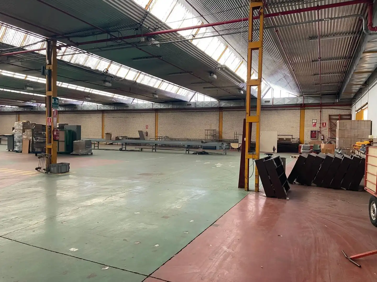 Nau industrial de lloguer en León Capital 