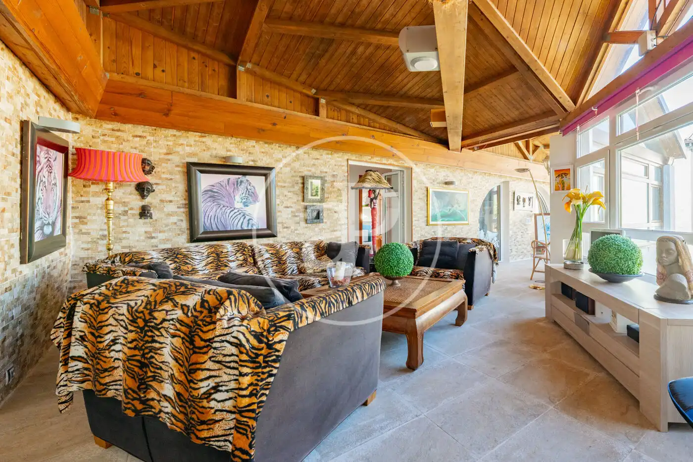 Living room of Houses for sale in Valdeolmos-Alalpardo, Madrid