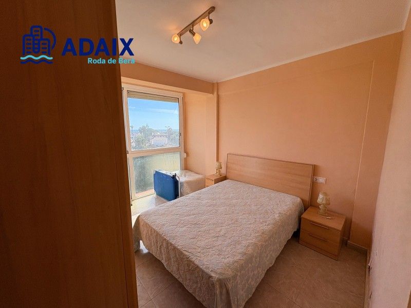 Habitación de Piso en venta en Roda de Berà con Horno y Balcón