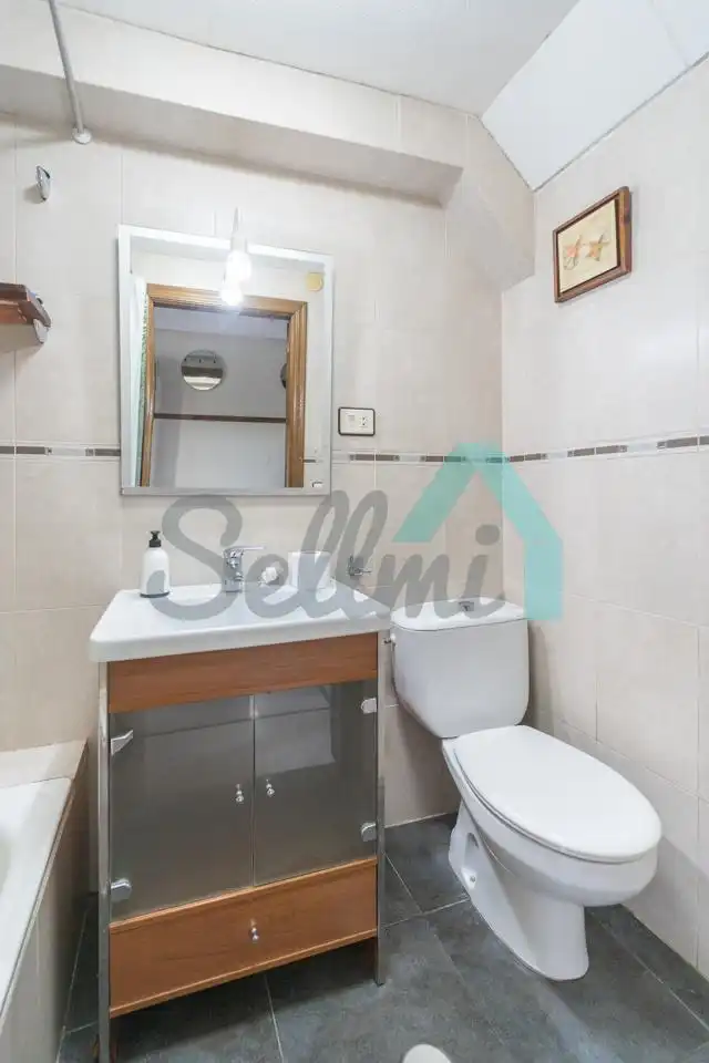 Baño de Casa o chalet en venta en Castropol con Calefacción y Jardín privado
