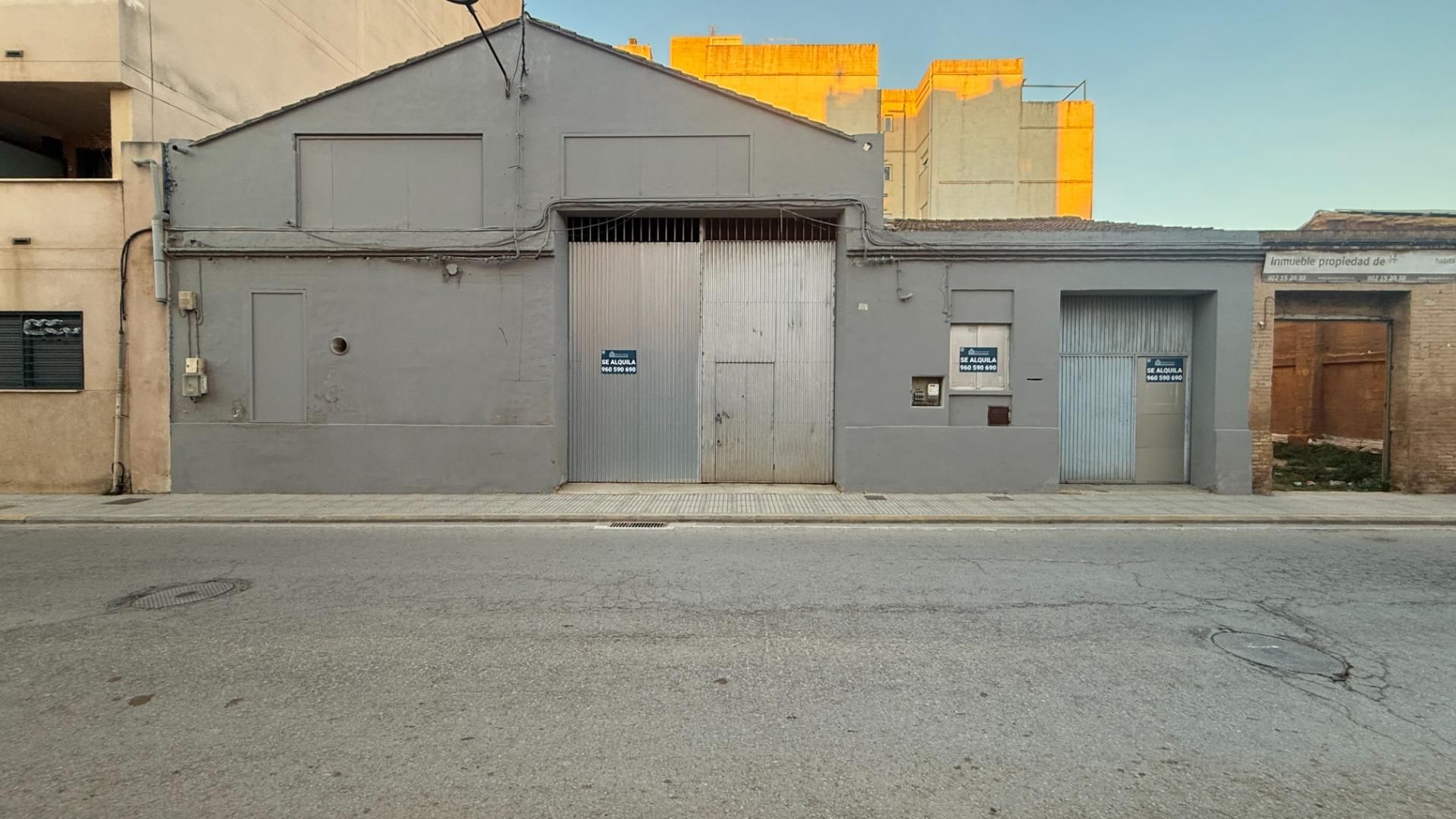 Vista exterior de Nau industrial de lloguer en Paiporta