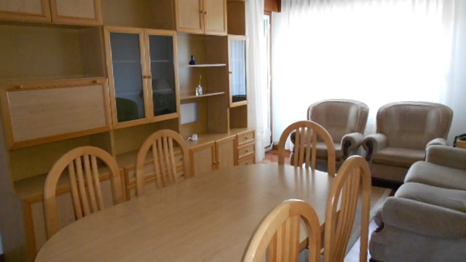 Comedor de Piso de alquiler en Santiago de Compostela  con Calefacción, Trastero y Amueblado