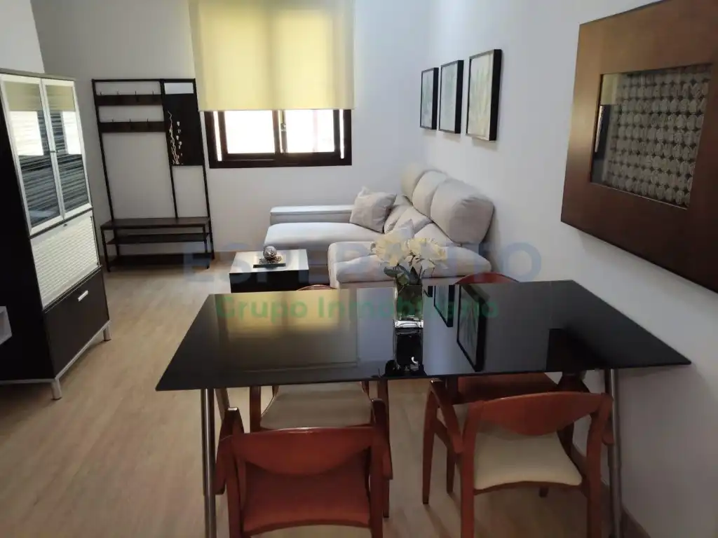 Sala d'estar de Apartament de lloguer en Málaga amb Aire condicionat, TV i Internet