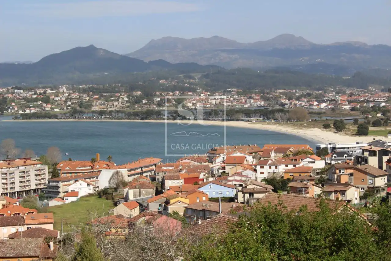 Vista exterior de Casa o xalet en venda en Baiona amb Calefacció, Jardí privat i Terrassa