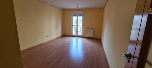 Piso en Venta en Calle Cortinas San Miguel, 9 en Casco Antiguo