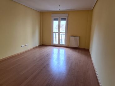 Piso con ascensor en venta en Calle Cortinas San Miguel 9