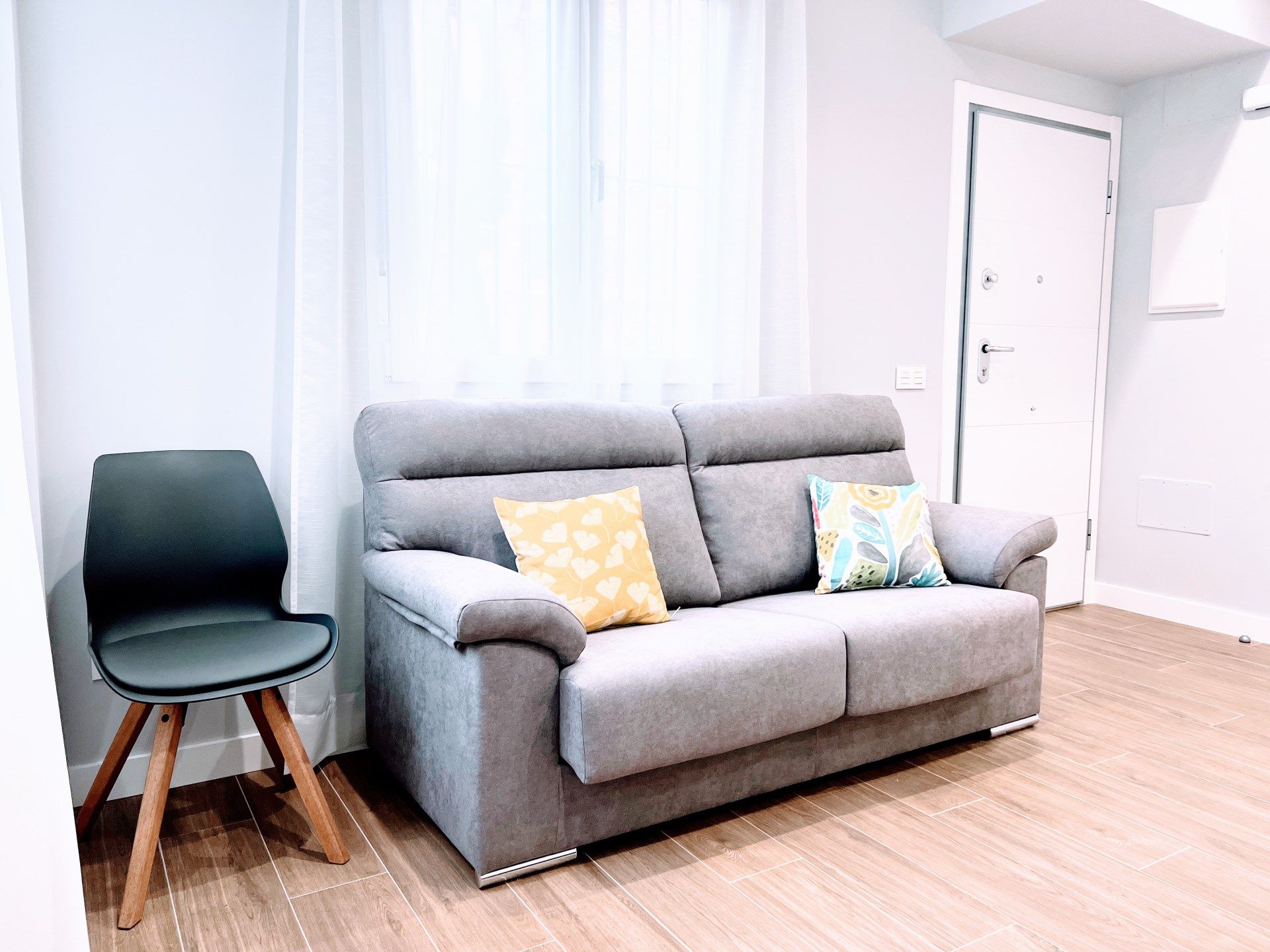 Living room of Flat to rent in  Madrid Capital  with Air Conditioner and Furnished