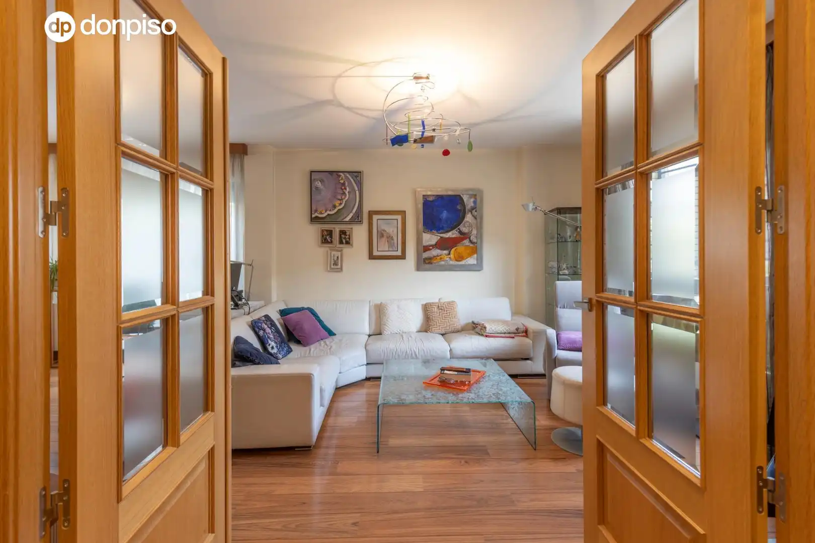 Sala de estar de Casa adosada en venta en Granada con Aire acondicionado, Calefacción y Balcón