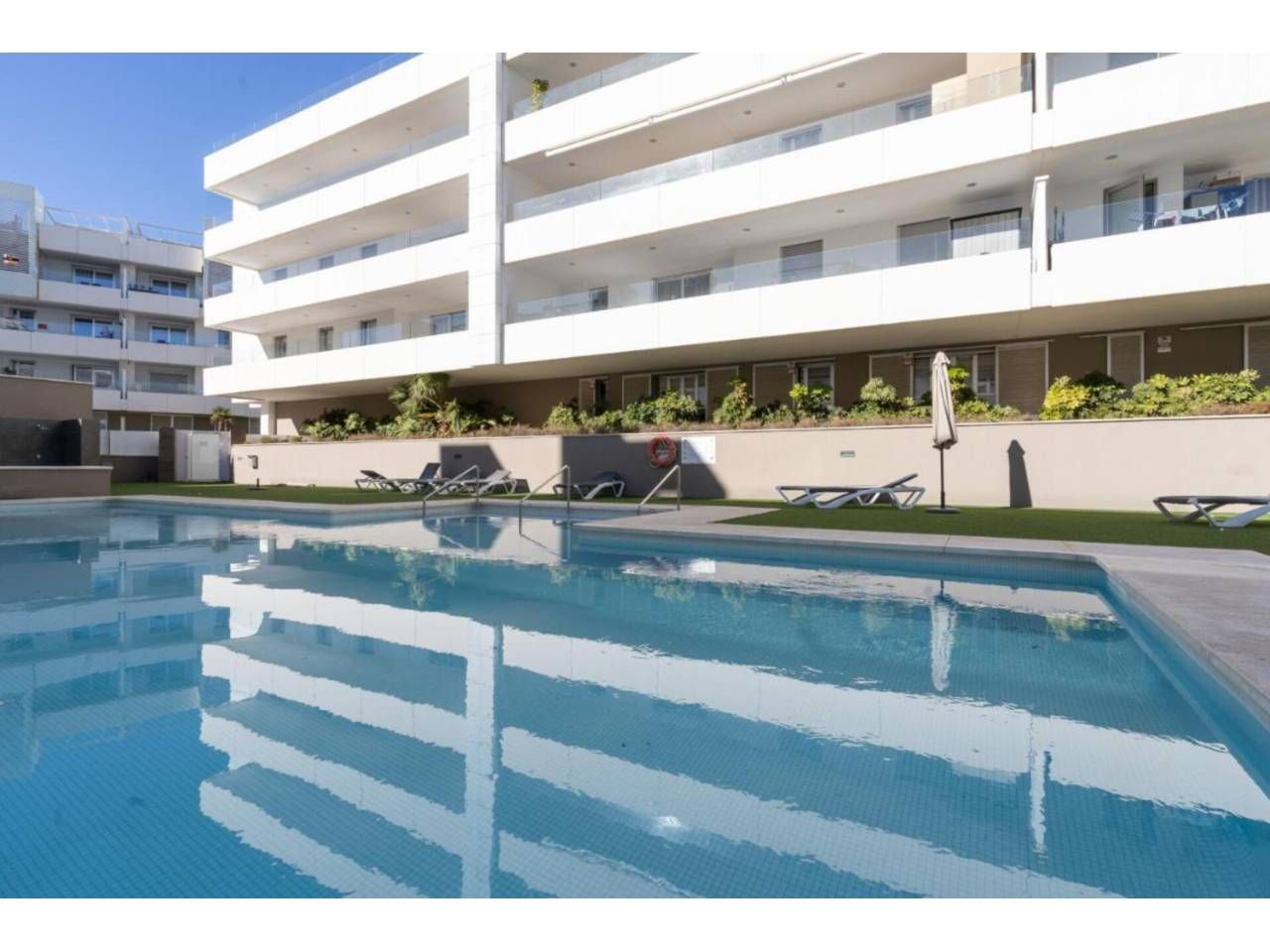 Piscina de Pis de lloguer en Marbella amb Aire condicionat, Calefacció i Moblat