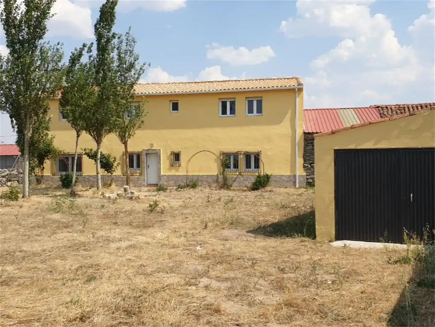 Vista exterior de Casa o chalet en venta en Bermillo de Sayago con Jardín privado, Trastero y Piscina